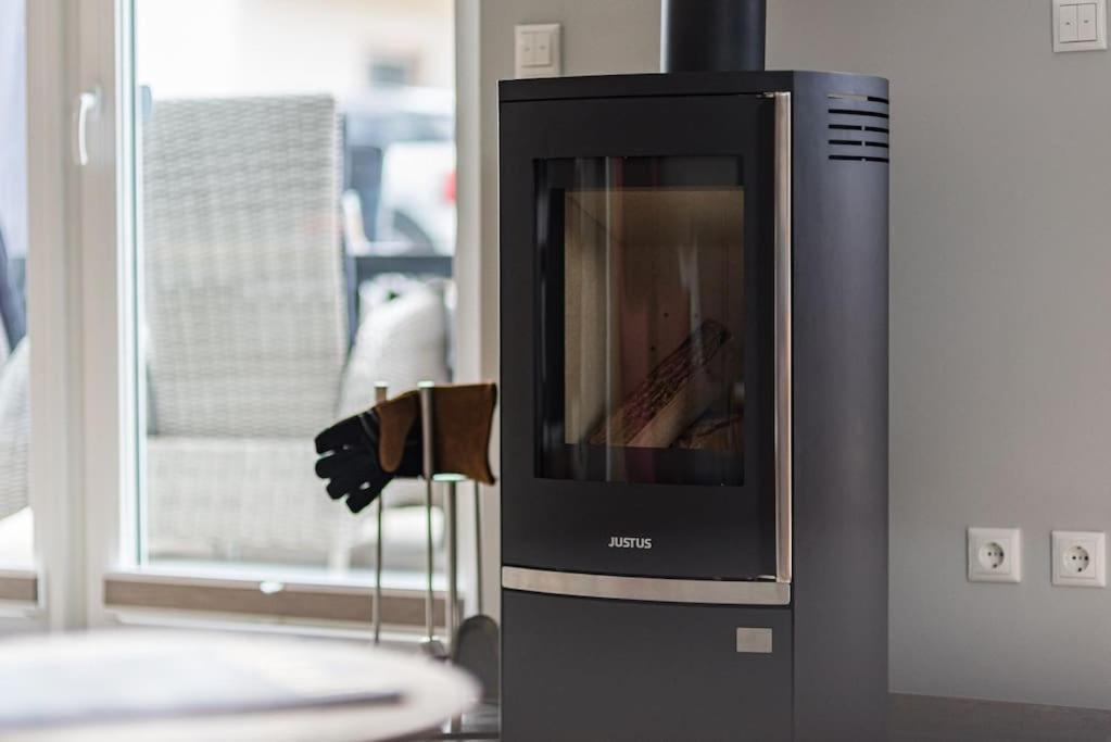 5 Sterne-Ferienhaus Eisvogel Am See Mit Sauna Und Kamin คราโคอัมเซ ภายนอก รูปภาพ
